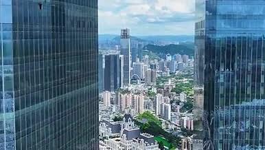 4K航拍贵阳老城区蓝天白云全景视频的预览图